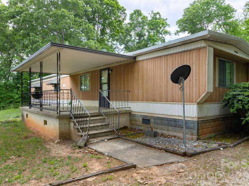 30 Gertrude Lane, Candler, NC 28715.  MLS# CAR4407471, YatesRealty ID 43105. 