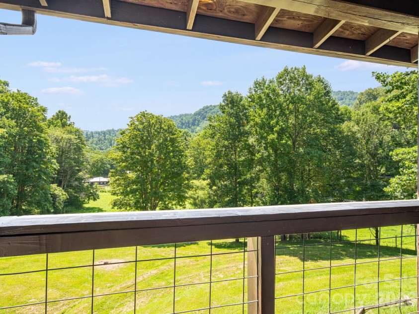 262 Gibson Branch Road, Clyde, NC 28721.  MLS# CAR4389077, YatesRealty ID 43106. 
