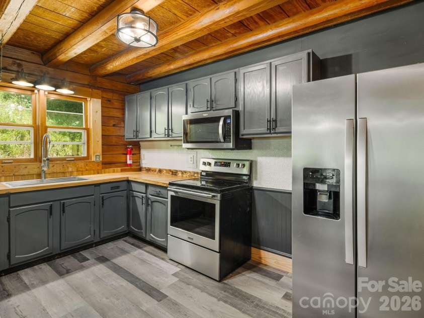 262 Gibson Branch Road, Clyde, NC 28721.  MLS# CAR4389077, YatesRealty ID 43106. 