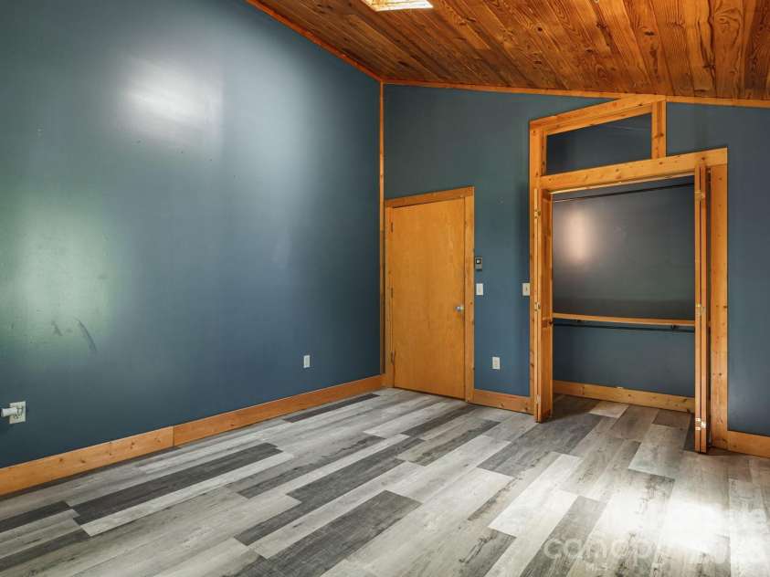 262 Gibson Branch Road, Clyde, NC 28721.  MLS# CAR4389077, YatesRealty ID 43106. 