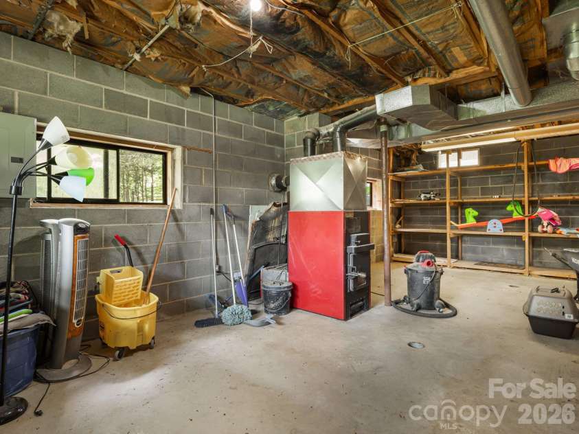 262 Gibson Branch Road, Clyde, NC 28721.  MLS# CAR4389077, YatesRealty ID 43106. 