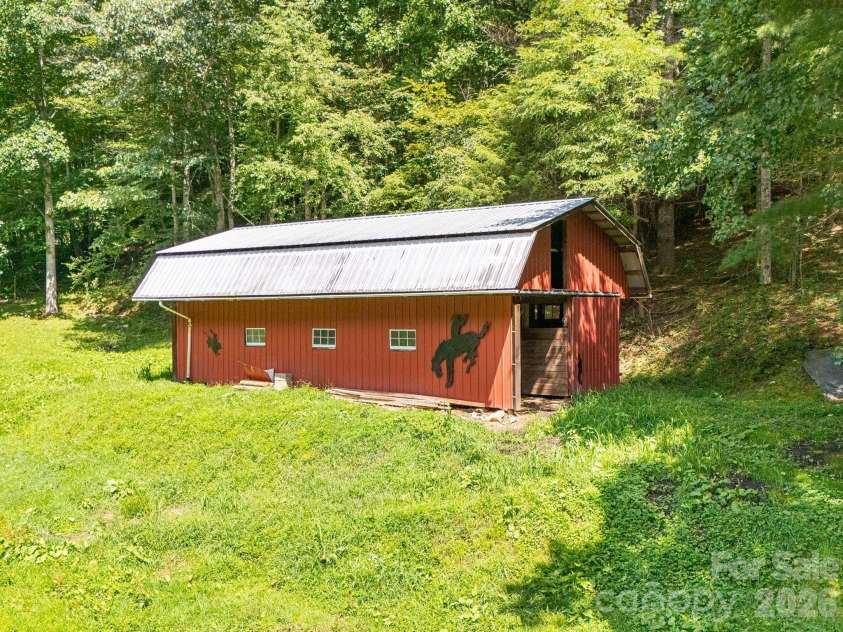 262 Gibson Branch Road, Clyde, NC 28721.  MLS# CAR4389077, YatesRealty ID 43106. 