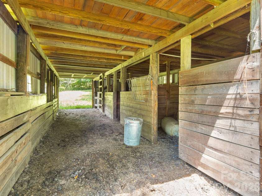 262 Gibson Branch Road, Clyde, NC 28721.  MLS# CAR4389077, YatesRealty ID 43106. 