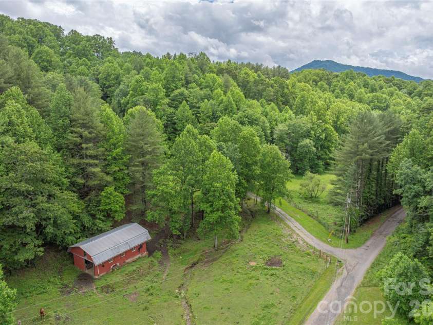 262 Gibson Branch Road, Clyde, NC 28721.  MLS# CAR4389077, YatesRealty ID 43106. 