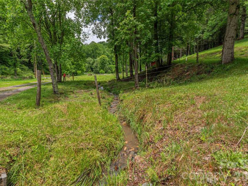 262 Gibson Branch Road, Clyde, NC 28721.  MLS# CAR4389077, YatesRealty ID 43106. 