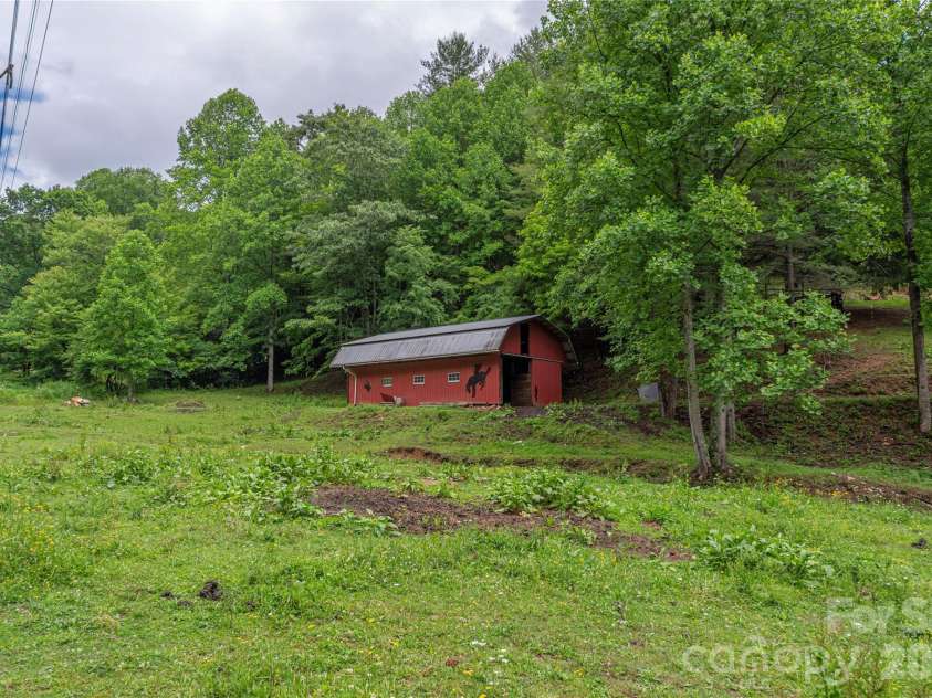 262 Gibson Branch Road, Clyde, NC 28721.  MLS# CAR4389077, YatesRealty ID 43106. 
