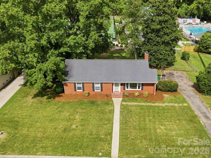 4712 Fairheath Road, Charlotte, NC 28210.  MLS# CAR4403783, YatesRealty ID 43109. 