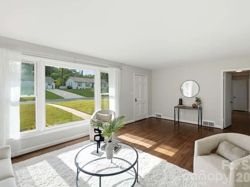 4712 Fairheath Road, Charlotte, NC 28210.  MLS# CAR4403783, YatesRealty ID 43109. 