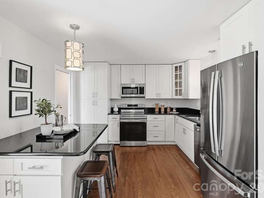 4712 Fairheath Road, Charlotte, NC 28210.  MLS# CAR4403783, YatesRealty ID 43109. 