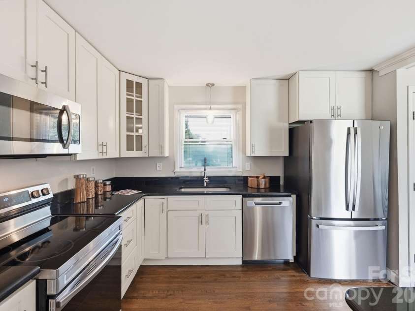 4712 Fairheath Road, Charlotte, NC 28210.  MLS# CAR4403783, YatesRealty ID 43109. 