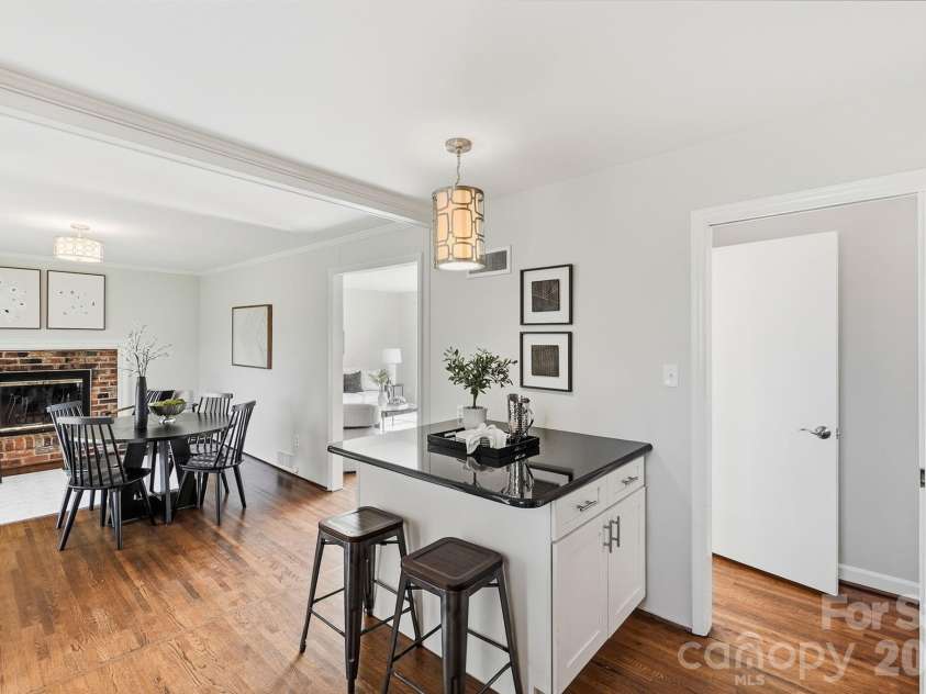 4712 Fairheath Road, Charlotte, NC 28210.  MLS# CAR4403783, YatesRealty ID 43109. 