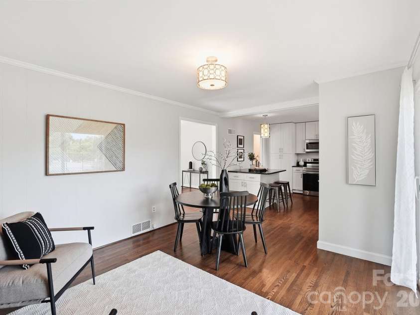 4712 Fairheath Road, Charlotte, NC 28210.  MLS# CAR4403783, YatesRealty ID 43109. 
