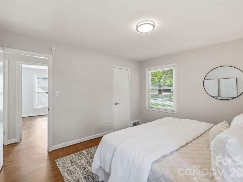 4712 Fairheath Road, Charlotte, NC 28210.  MLS# CAR4403783, YatesRealty ID 43109. 