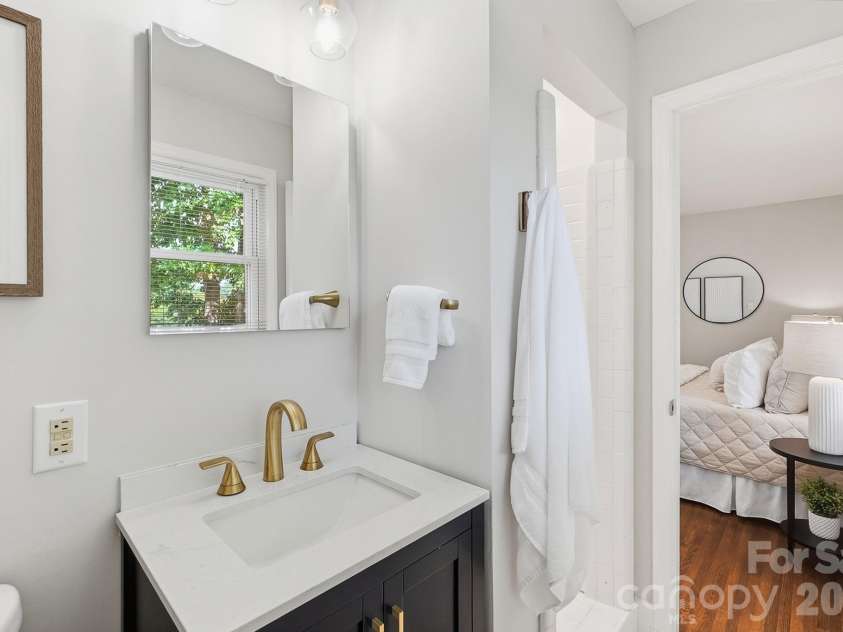 4712 Fairheath Road, Charlotte, NC 28210.  MLS# CAR4403783, YatesRealty ID 43109. 