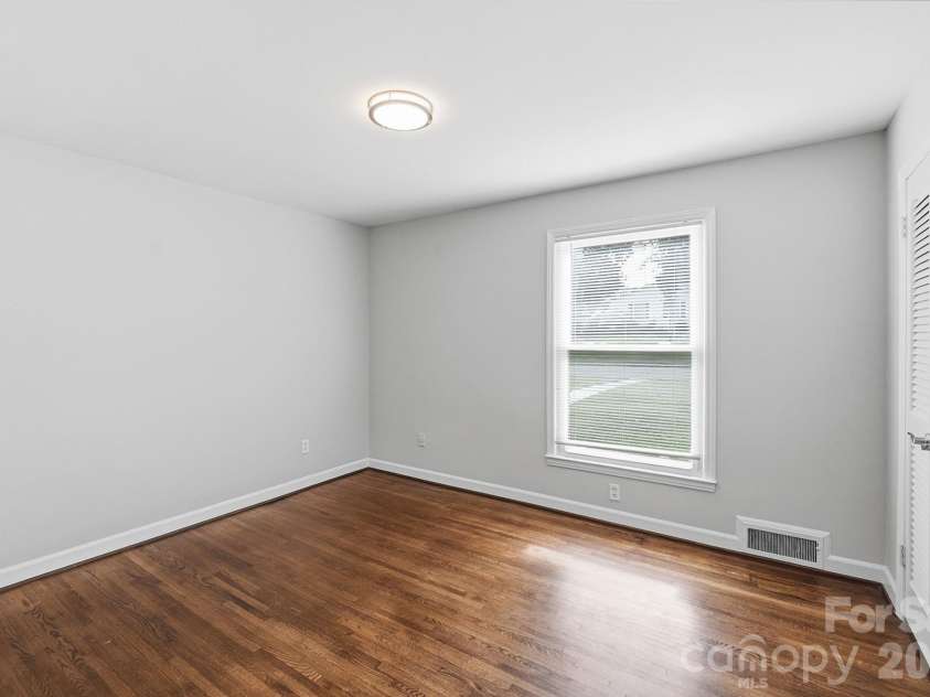 4712 Fairheath Road, Charlotte, NC 28210.  MLS# CAR4403783, YatesRealty ID 43109. 