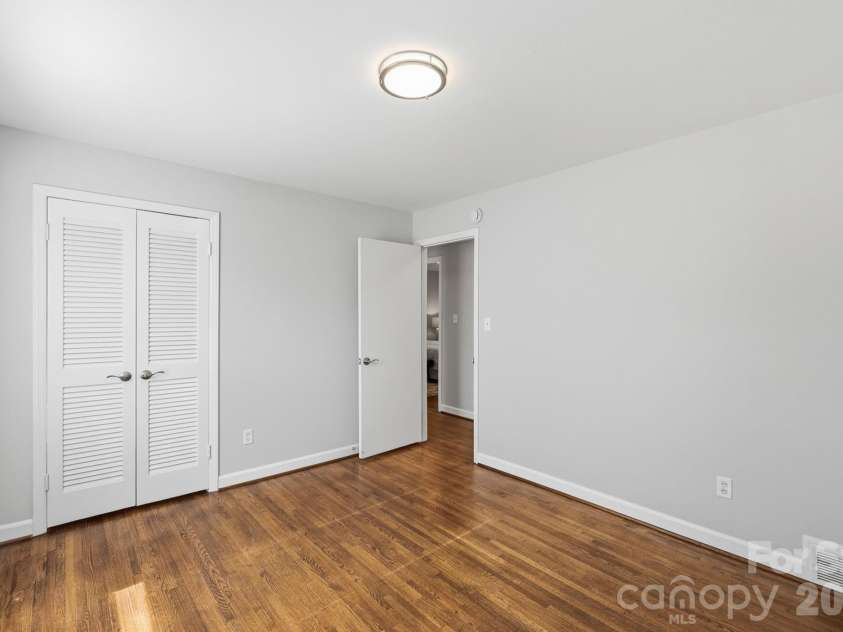4712 Fairheath Road, Charlotte, NC 28210.  MLS# CAR4403783, YatesRealty ID 43109. 