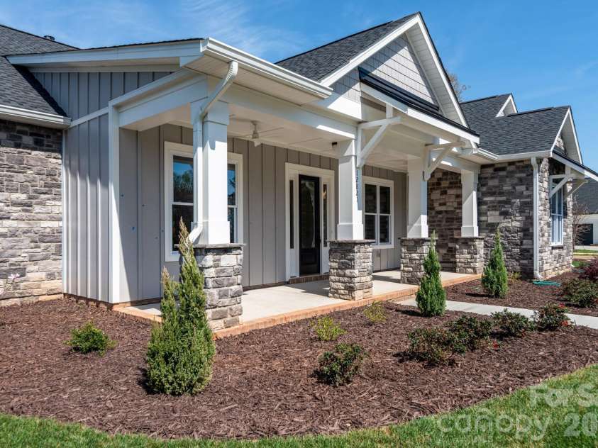 12821 Mayes Road, Huntersville, NC 28078.  MLS# CAR4297462, YatesRealty ID 4311. 