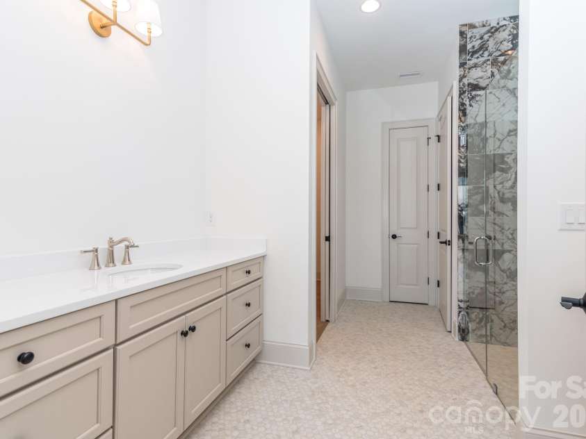 12821 Mayes Road, Huntersville, NC 28078.  MLS# CAR4297462, YatesRealty ID 4311. Primary bathroom