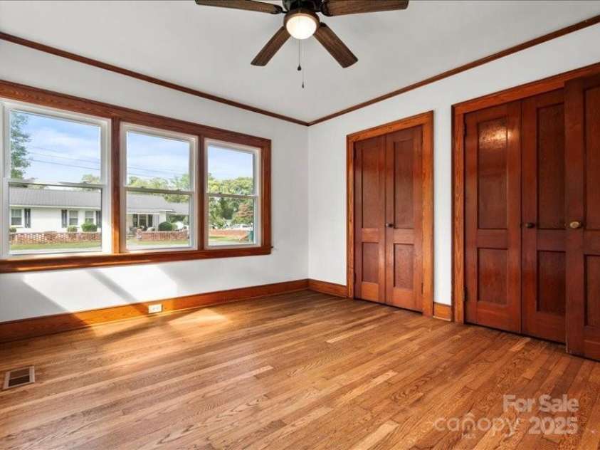 37 Lynn Avenue, Cheraw, SC 29520.  MLS# CAR4313538, YatesRealty ID 4311. 