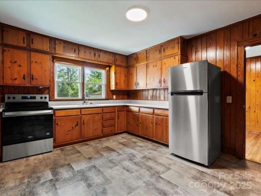 37 Lynn Avenue, Cheraw, SC 29520.  MLS# CAR4313538, YatesRealty ID 4311. 