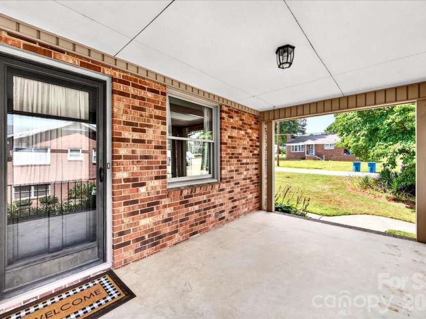 104 2nd Avenue, Catawba, NC 28609.  MLS# CAR4401974, YatesRealty ID 43110. 
