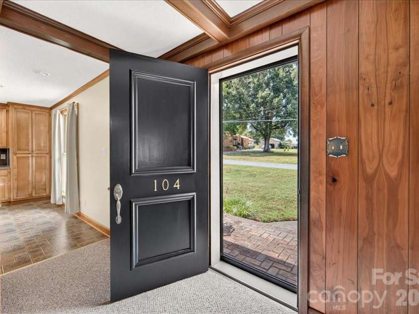 104 2nd Avenue, Catawba, NC 28609.  MLS# CAR4401974, YatesRealty ID 43110. 