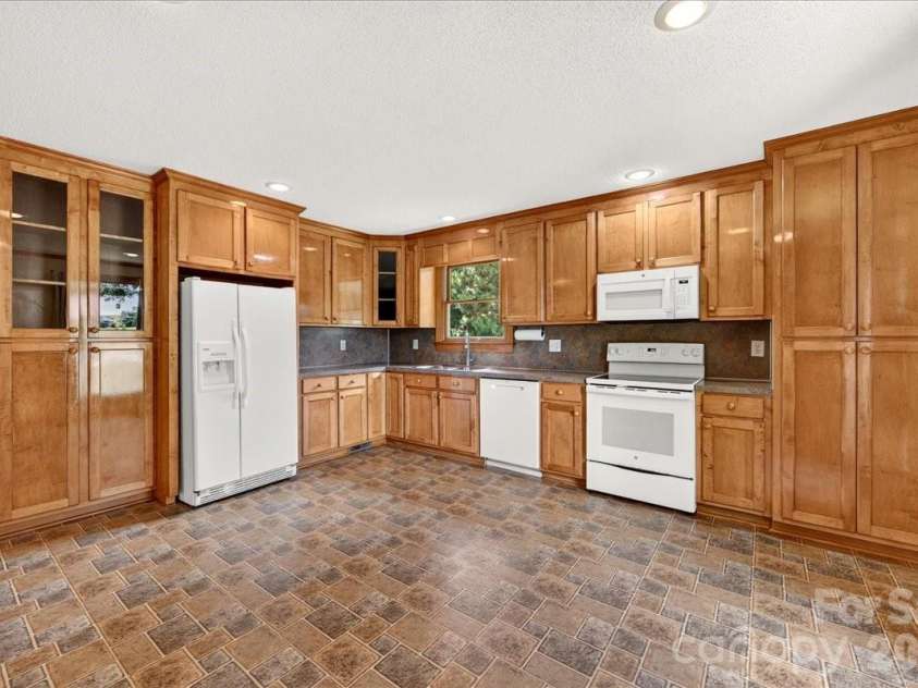 104 2nd Avenue, Catawba, NC 28609.  MLS# CAR4401974, YatesRealty ID 43110. 