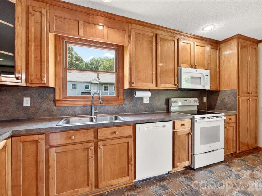104 2nd Avenue, Catawba, NC 28609.  MLS# CAR4401974, YatesRealty ID 43110. 