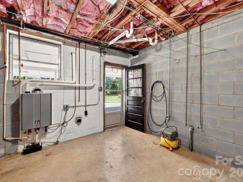 104 2nd Avenue, Catawba, NC 28609.  MLS# CAR4401974, YatesRealty ID 43110. 