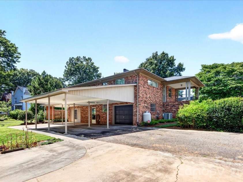 104 2nd Avenue, Catawba, NC 28609.  MLS# CAR4401974, YatesRealty ID 43110. 