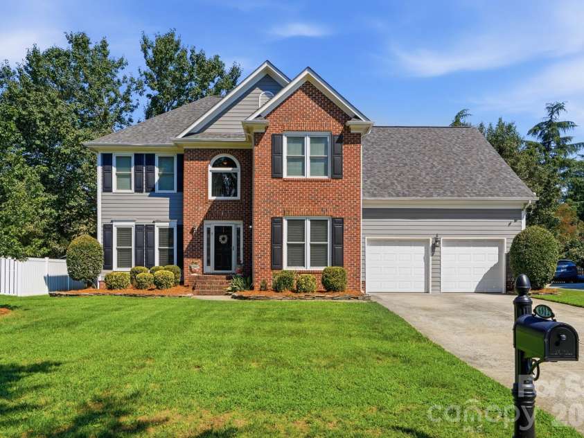 6912 Royce Court, Charlotte, NC 28277.  MLS# CAR4408091, YatesRealty ID 43111. 