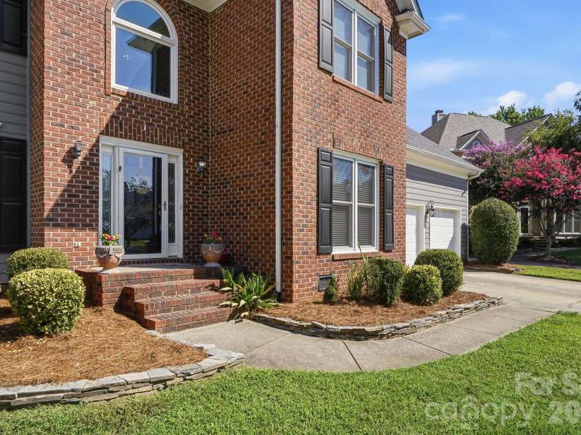 6912 Royce Court, Charlotte, NC 28277.  MLS# CAR4408091, YatesRealty ID 43111. 
