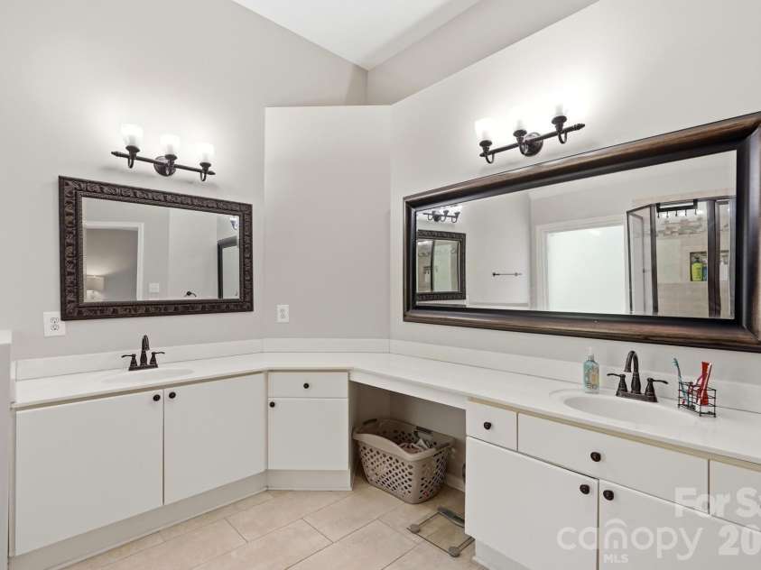 6912 Royce Court, Charlotte, NC 28277.  MLS# CAR4408091, YatesRealty ID 43111. 