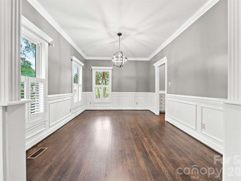 2941 8th Street Court, Hickory, NC 28601.  MLS# CAR4405635, YatesRealty ID 43113. 