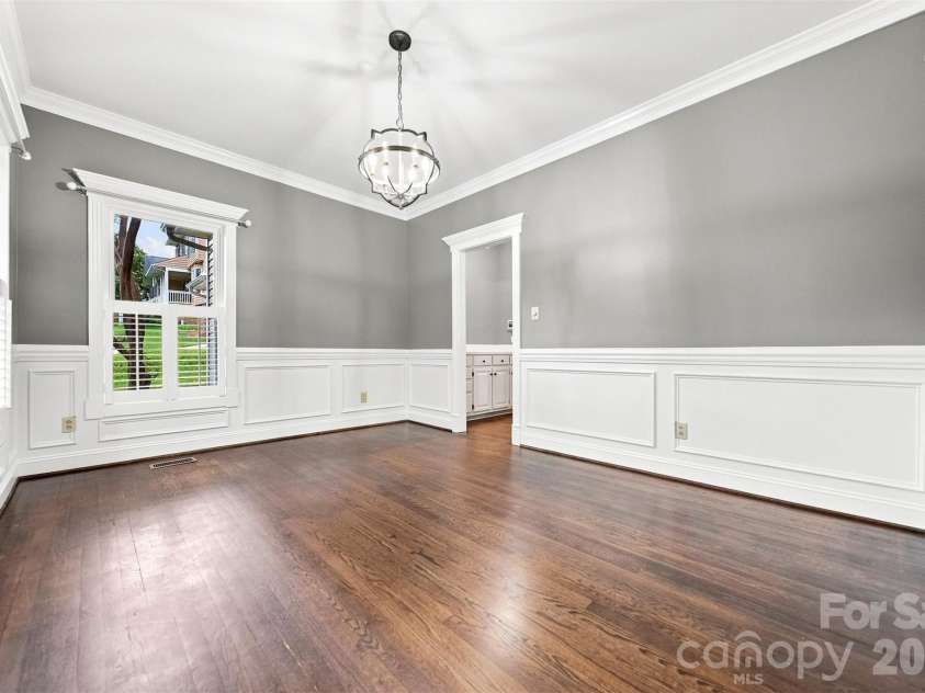 2941 8th Street Court, Hickory, NC 28601.  MLS# CAR4405635, YatesRealty ID 43113. 