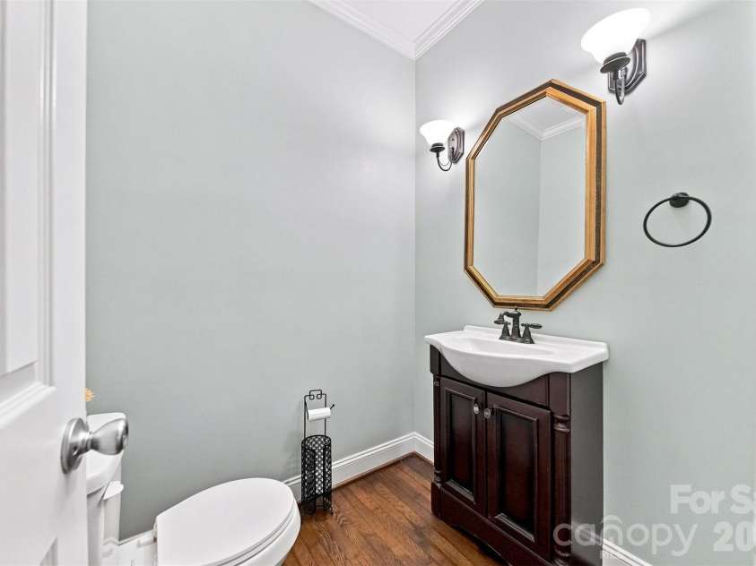 2941 8th Street Court, Hickory, NC 28601.  MLS# CAR4405635, YatesRealty ID 43113. 
