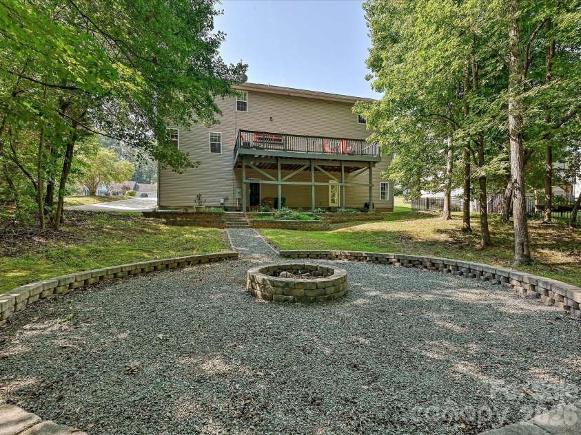 1401 Wall Street, Waxhaw, NC 28173.  MLS# CAR4406440, YatesRealty ID 43115. 