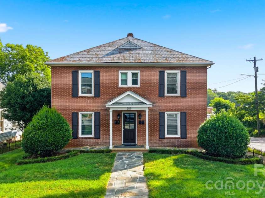 209 King Street, Morganton, NC 28655.  MLS# CAR4408508, YatesRealty ID 43116. 