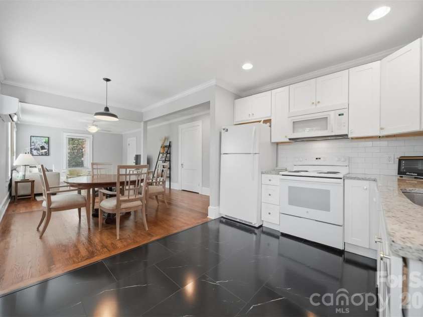 209 King Street, Morganton, NC 28655.  MLS# CAR4408508, YatesRealty ID 43116. 