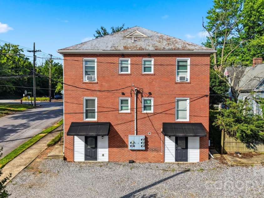 209 King Street, Morganton, NC 28655.  MLS# CAR4408508, YatesRealty ID 43116. 