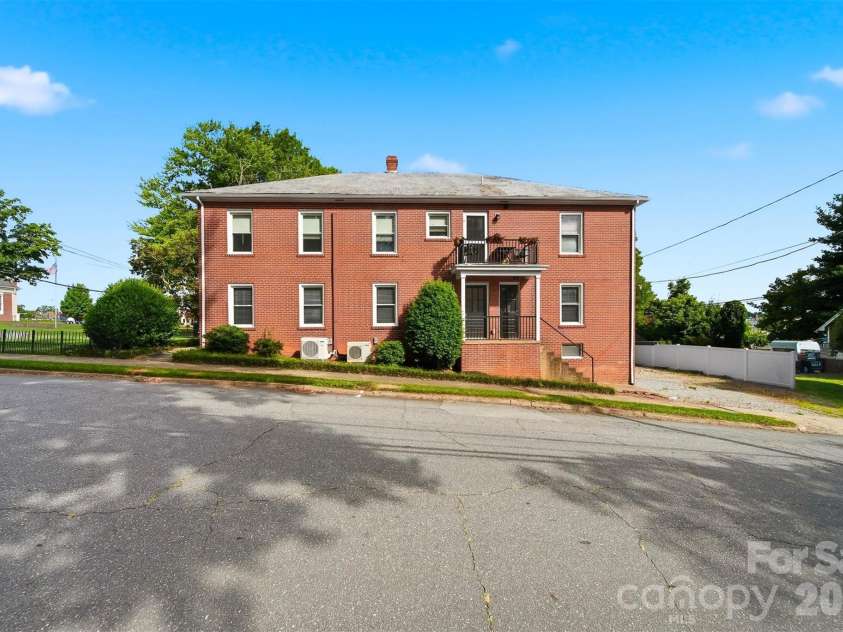 209 King Street, Morganton, NC 28655.  MLS# CAR4408508, YatesRealty ID 43116. 