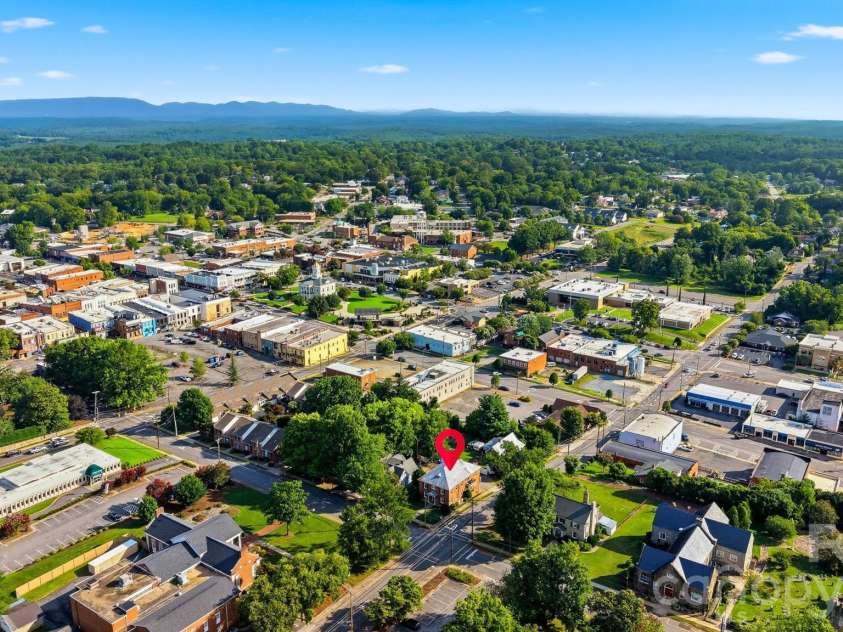 209 King Street, Morganton, NC 28655.  MLS# CAR4408508, YatesRealty ID 43116. 