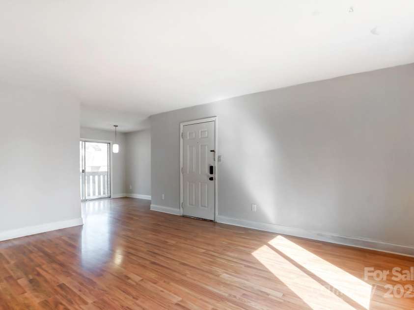 1915 Countrymens Court, Charlotte, NC 28210.  MLS# CAR4238967, YatesRealty ID 4312. 