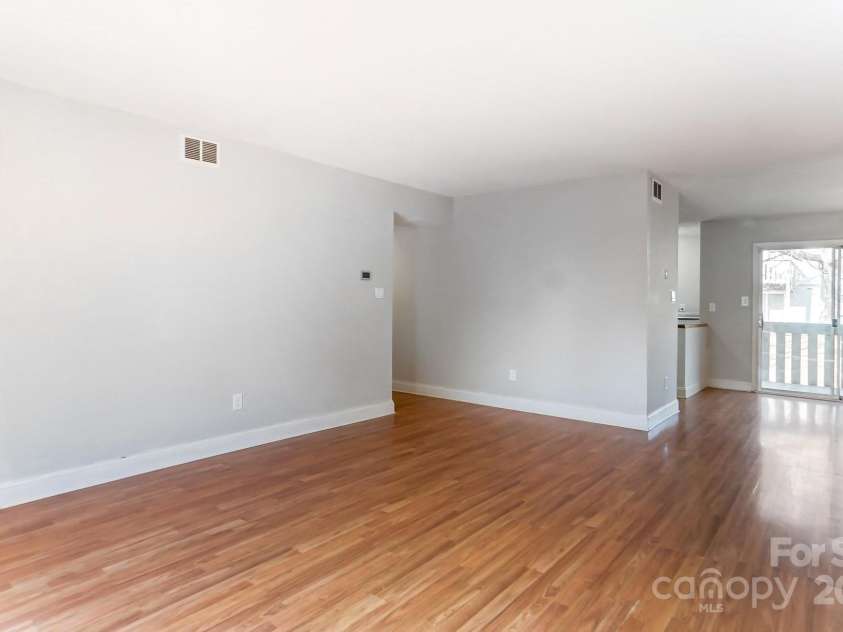 1915 Countrymens Court, Charlotte, NC 28210.  MLS# CAR4238967, YatesRealty ID 4312. 