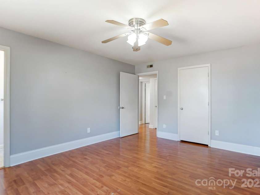 1915 Countrymens Court, Charlotte, NC 28210.  MLS# CAR4238967, YatesRealty ID 4312. 