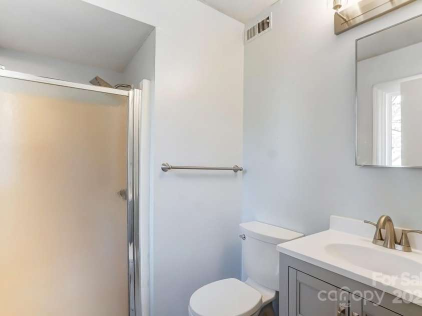 1915 Countrymens Court, Charlotte, NC 28210.  MLS# CAR4238967, YatesRealty ID 4312. 