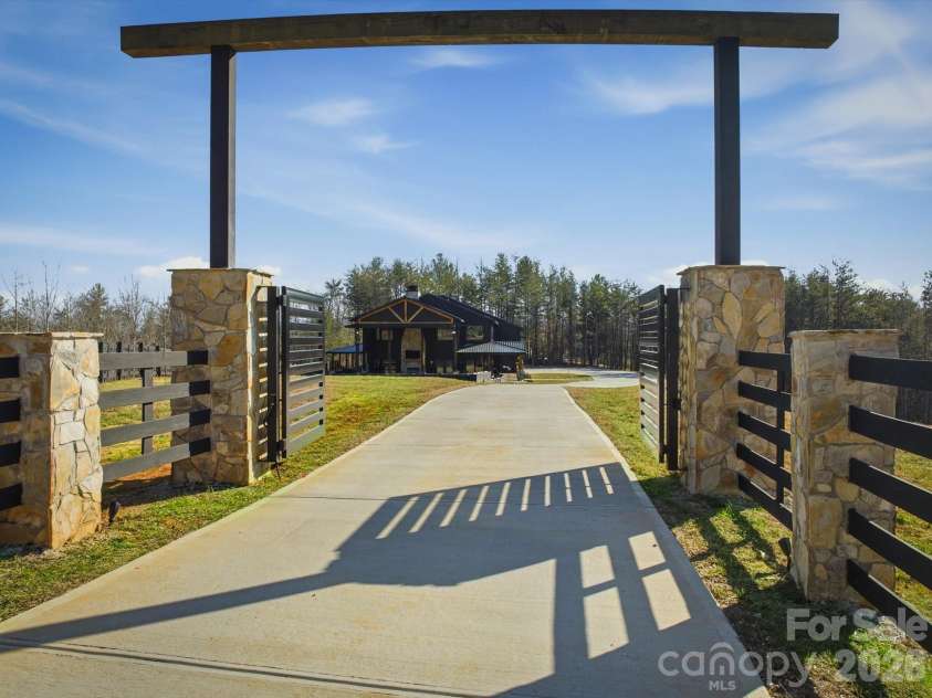4407 Georgia Pines Road, Morganton, NC 28655.  MLS# CAR4335144, YatesRealty ID 4312. 