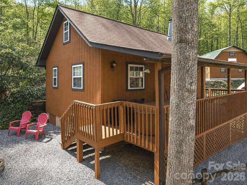 89 41 46 Stump Lane, Maggie Valley, NC 28751.  MLS# CAR4387985, YatesRealty ID 43120. 