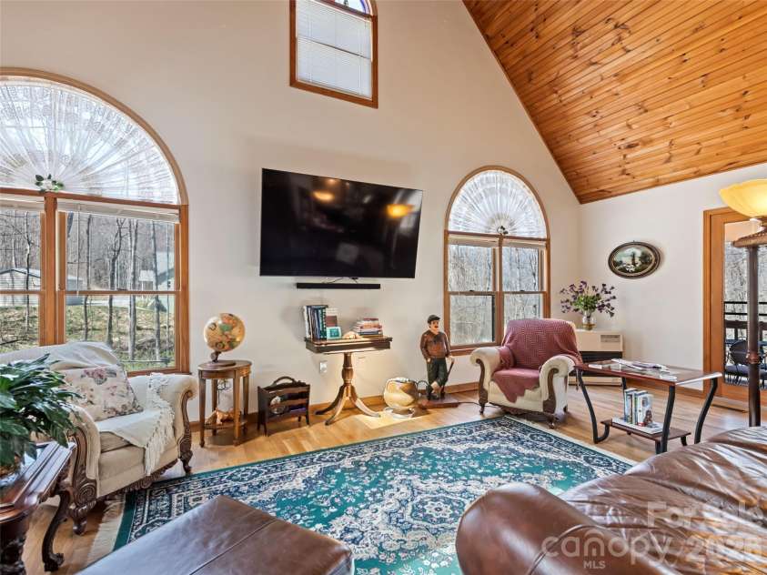 89 Stump Lane, Maggie Valley, NC 28751.  MLS# CAR4362363, YatesRealty ID 43121. 