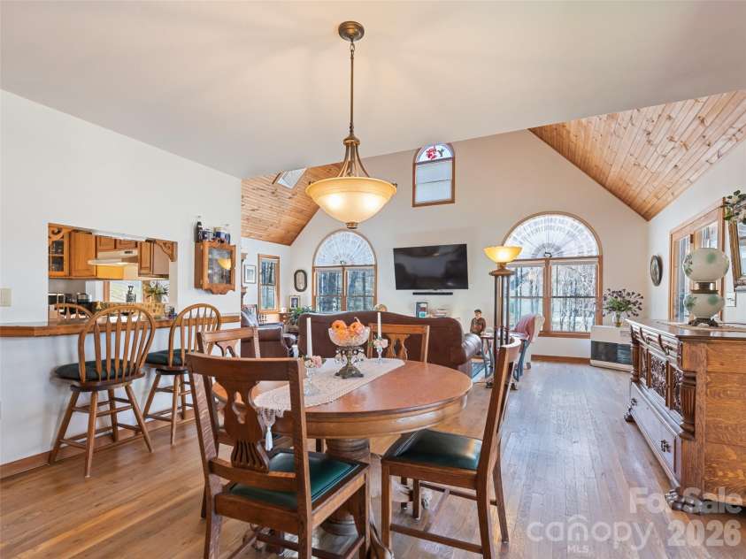 89 Stump Lane, Maggie Valley, NC 28751.  MLS# CAR4362363, YatesRealty ID 43121. 